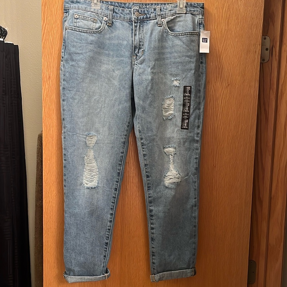 Super cute gap jeans never worn